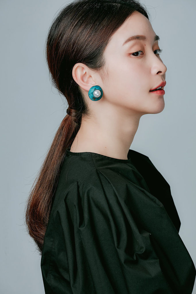 Eco安珂飾品,韓國耳環,夾式耳環,圓形耳環,貼耳耳環,大耳環,珍珠耳環,土耳其藍耳環,藍色耳環