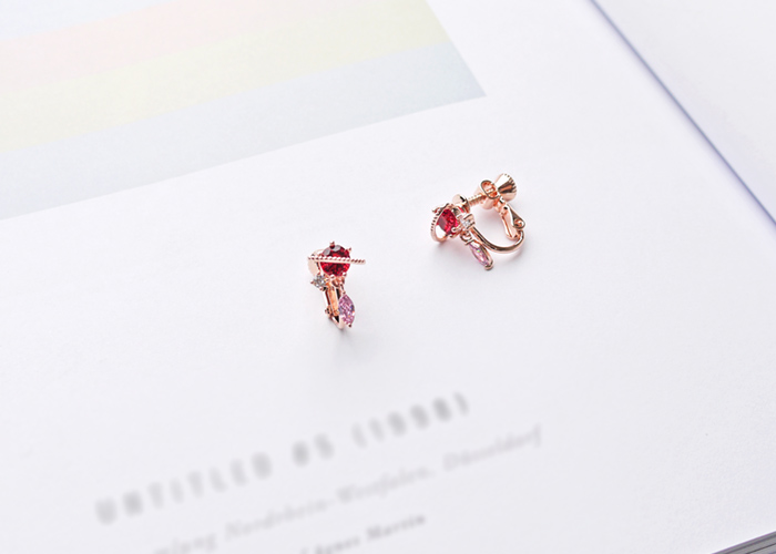 Eco安珂飾品，韓國耳環，夾式耳環，新品上市，折扣優惠，鋯石耳環，紅色飾品