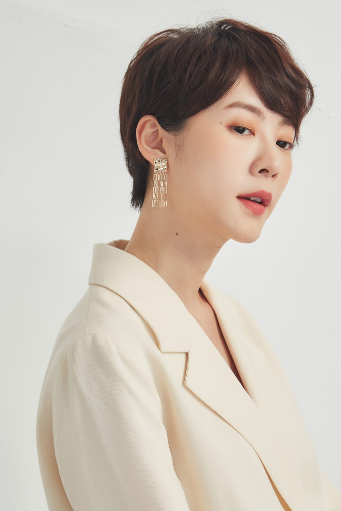 Eco安珂飾品，韓國耳環，夾式耳環，新品上市，流蘇耳環，華麗耳環，鎖鏈耳環