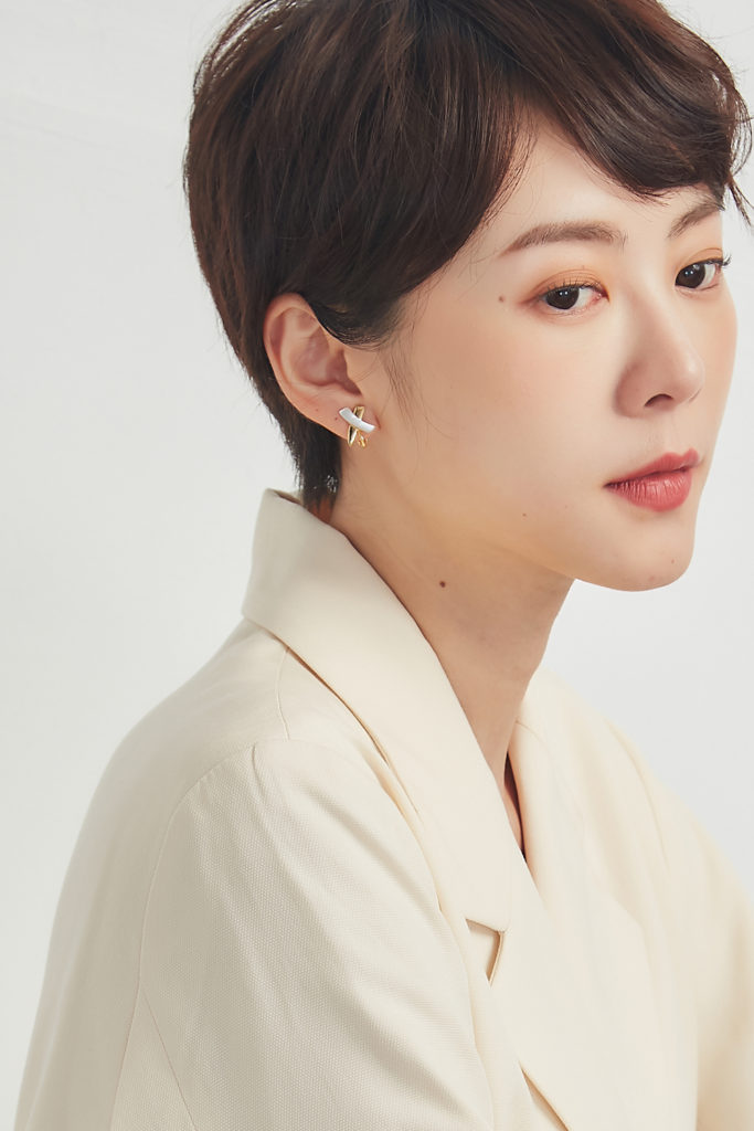 Eco安珂飾品,韓國耳環,耳夾式耳環,貼耳耳環,交叉耳環,優雅耳環,氣質耳環