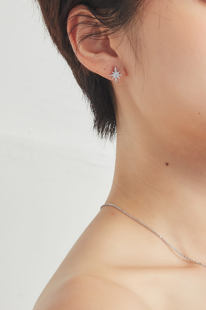 Eco安珂飾品,韓國耳環,夾式耳環,星月耳環,星星耳環,小耳環,貼耳耳環,矽膠夾式耳環,矽膠耳夾