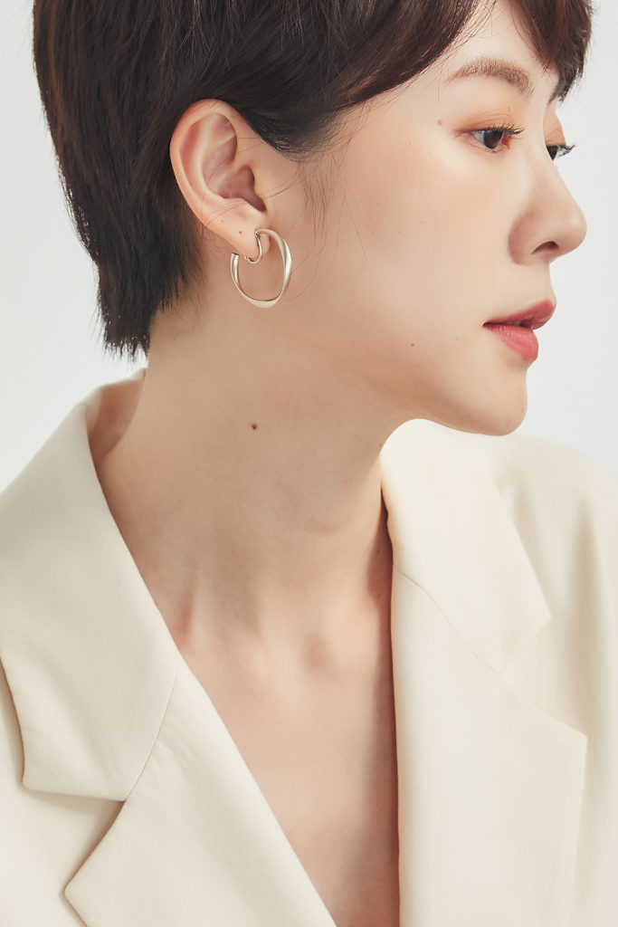 Eco安珂飾品,韓國耳環,耳夾式耳環,圈圈耳環,C圈耳環,扭曲造型耳環,個性耳環