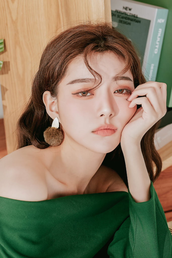 Eco安珂飾品，韓國耳環，夾式耳環，毛球耳環