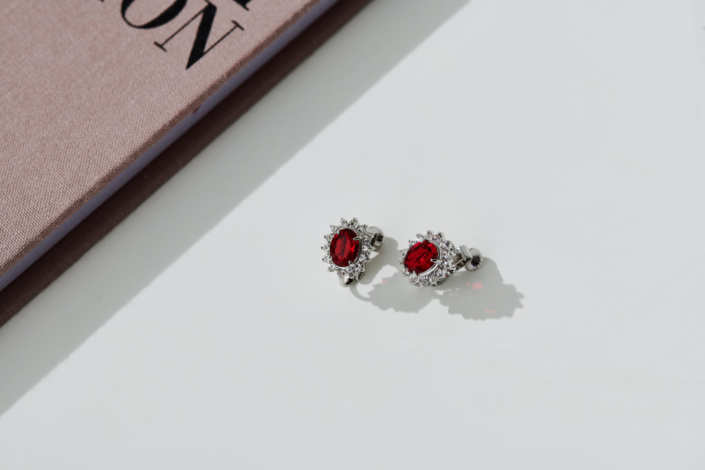 Eco安珂飾品,韓國耳環,夾式耳環,紅寶石耳環,貼耳耳環,華麗耳環,寶石耳環