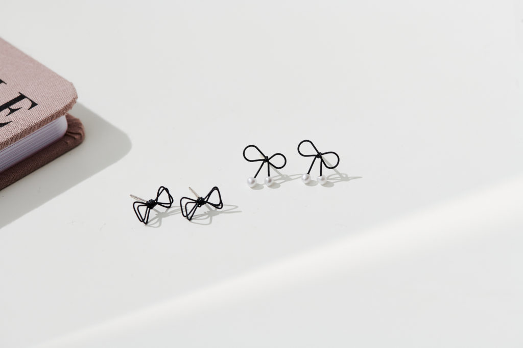 Eco安珂飾品,韓國耳環,夾式耳環,小耳環,貼耳耳環,蝴蝶結耳環,童趣耳環