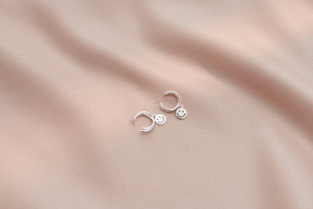 Eco安珂飾品，韓國耳環，925純銀飾品，925純銀耳環，，純銀飾品 ，笑臉飾品