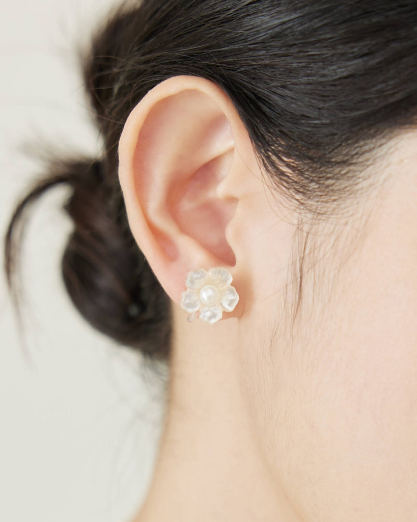 Eco安珂飾品，韓國飾品，花朵耳環，夏日穿搭，透明感耳環